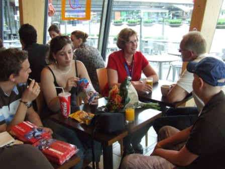 Even nakletsen met Bernadette op Schiphol